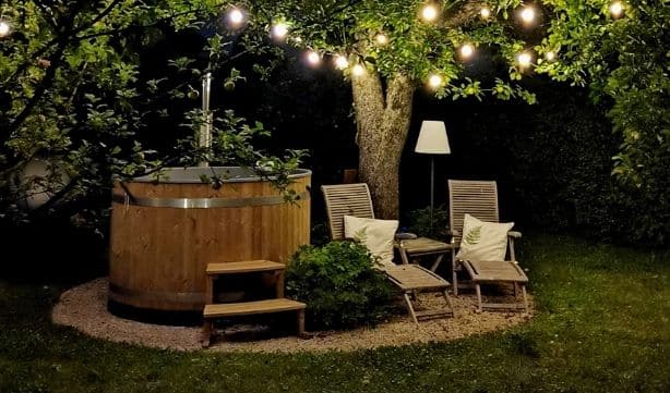 Hot tub en bois - Nuit (GardenSKoncept)